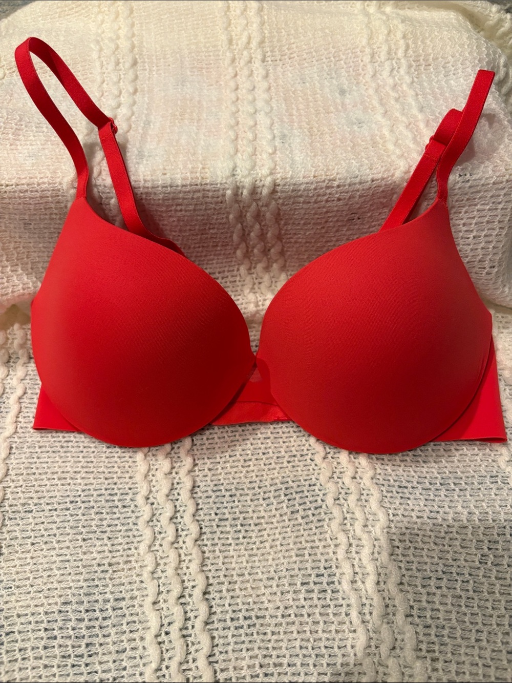 Maidenform Dreamwire Red Molded T-Shirt Bra 36B DM2300